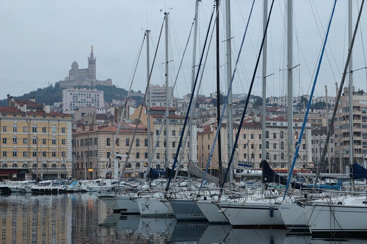 Louer une voiture avec chauffeur à Marseille