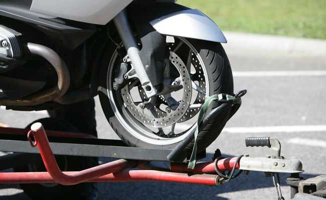 remorquer une moto en panne